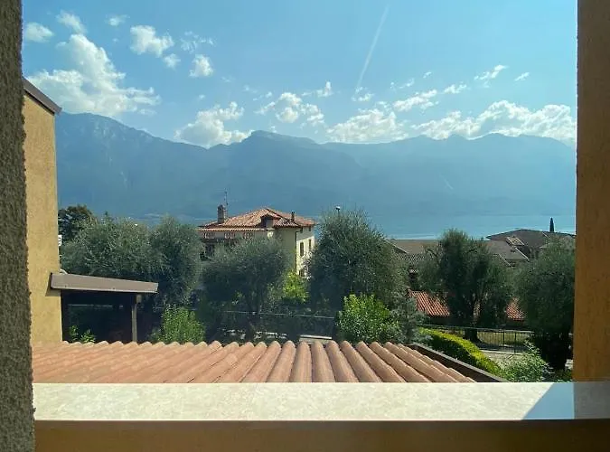 Am Gardasee Blick Limone sul Garda