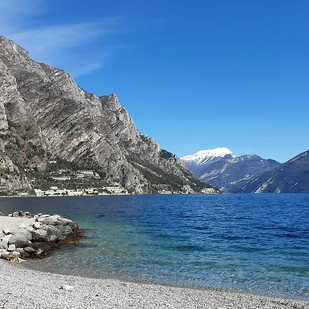 לינה וארוחת בוקר Am Gardasee Blick לימונה סול גרדה