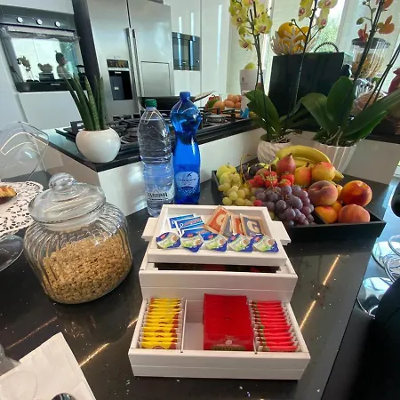 לינה וארוחת בוקר Am Gardasee Blick *